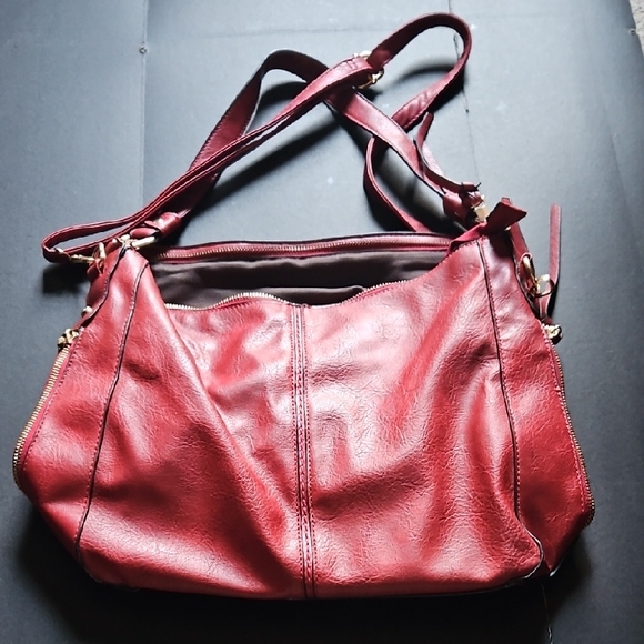 Handbags - Red Faux Leather Golden Metal Accent Multi Pocket Zipper Purse Adustable Strap